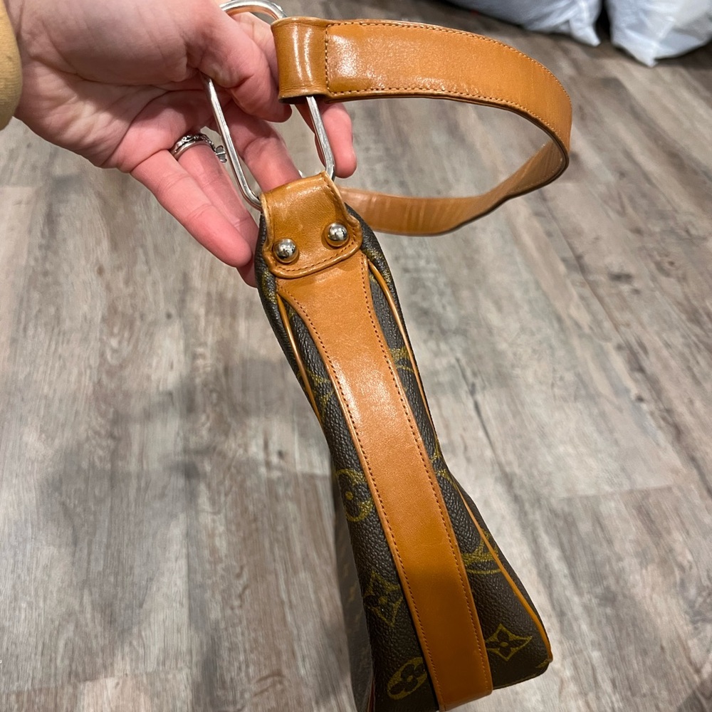 Authentic Louis Vuitton Monogram Shoulder Bag in Brown and Tan - Picture 13 of 15
